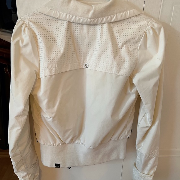 BENCH - XS // PRICE DROP !!white polyester jacket for sale! - Picture 2 of 3